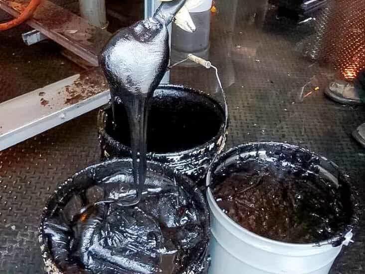 تصویر 1 از قیر آسفالت سرد + قیمت رقابتی و تأمین پایدار برای نیاز های پروژه